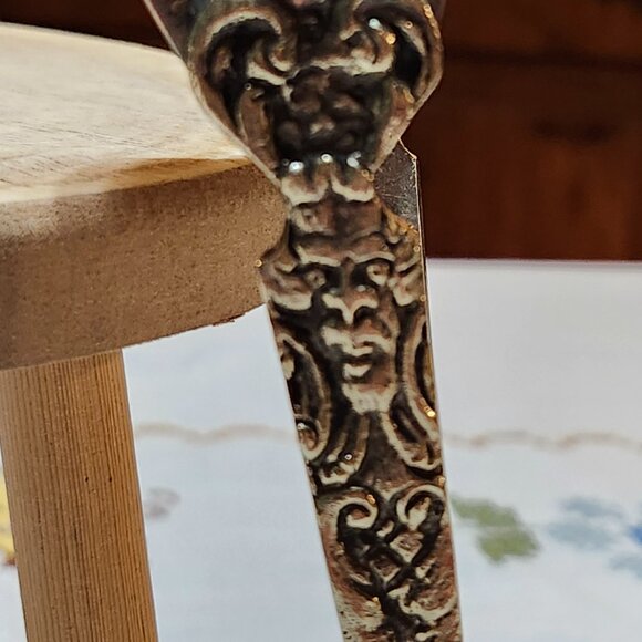 Vintage Silverplated Ice Tongs Sugar Cube Tongs Scrollwork & 6 Claw Bird Feet 7' - Picture 11 of 16